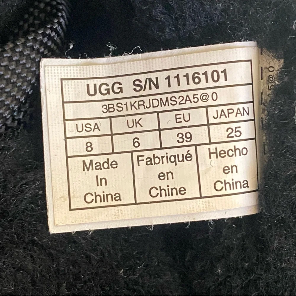 UGG Classic Tech Mini Women's Weather Boots‎ Size 8 Black Suede Waterproof